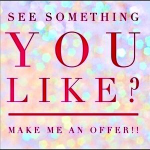 All reasonable offers welcome! 🌸💝